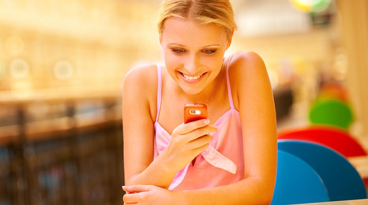 featured-woman-reads-sms